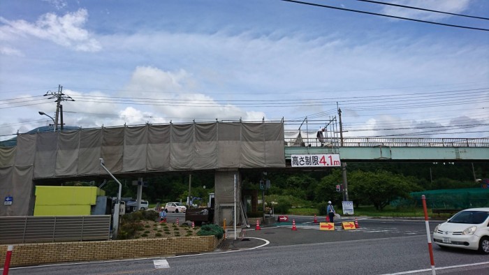 米原の歩道橋吊り足場 (4)
